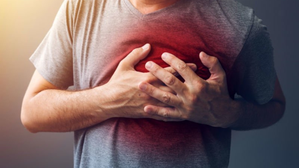 Đau thắt ngực là triệu chứng điển hình của bệnh động mạch vành