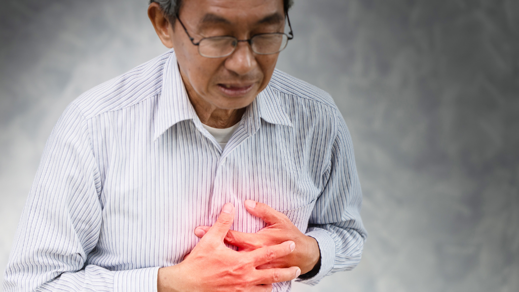 Đau thắt ngực là biến chứng nguy hiểm của tăng huyết áp